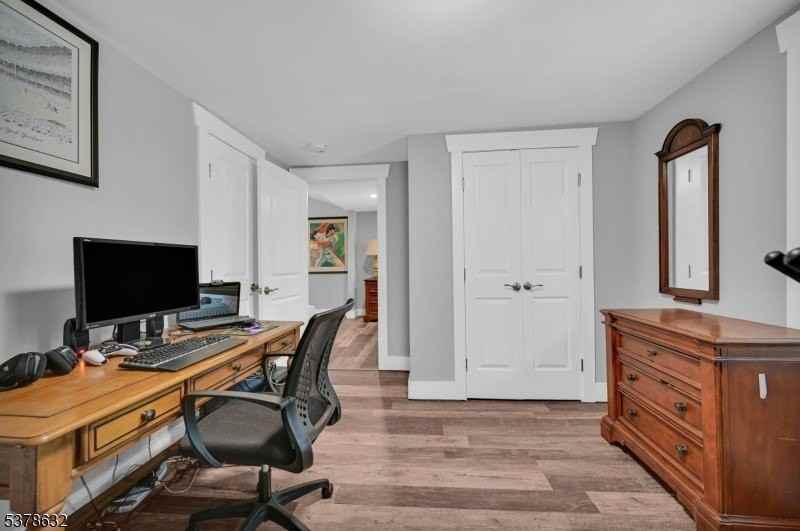 574 Warwick Tpke - Photo 4 of 33