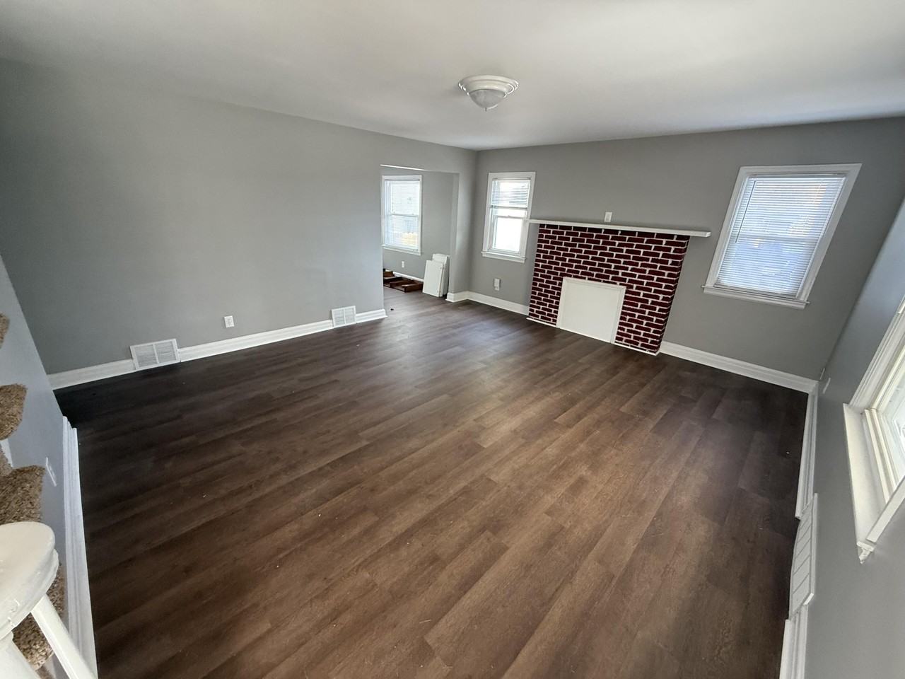 2111 Old Paris Road - Photo 2 of 16