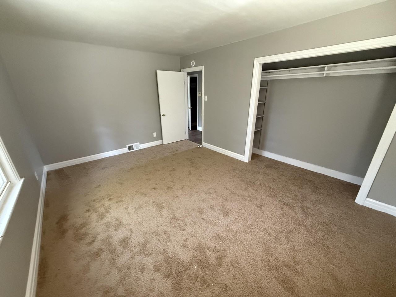 2111 Old Paris Road - Photo 6 of 16