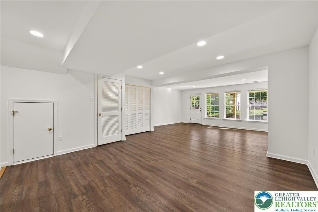 4596 Jasmine Drive - Photo 5 of 35