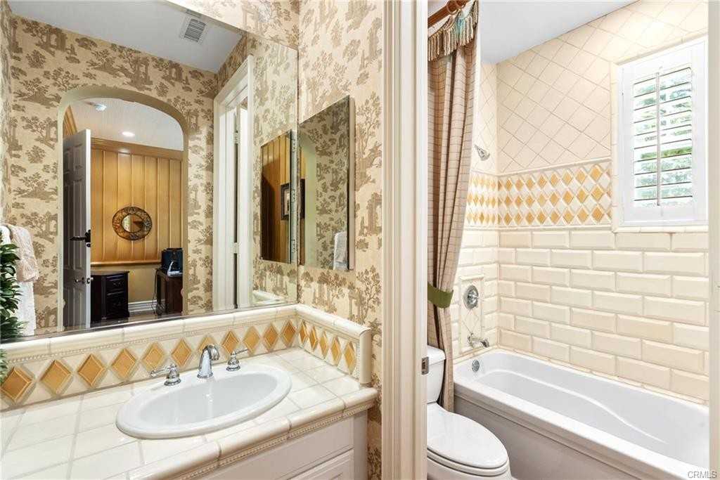 14910 Live Oak Springs Canyon Rd - Photo 2 of 8