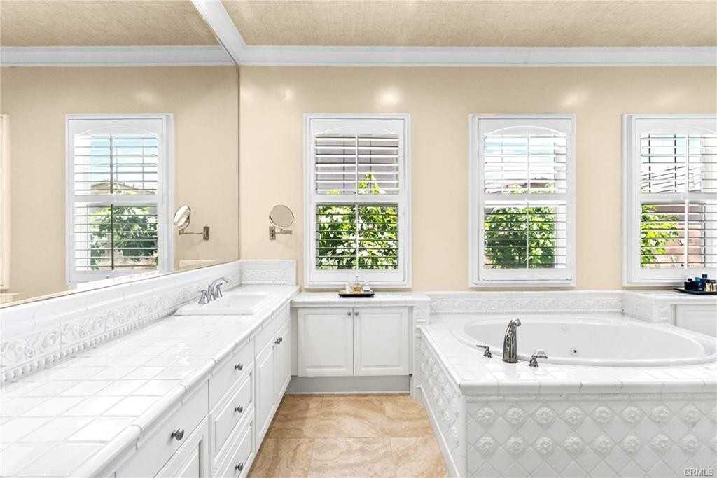14910 Live Oak Springs Canyon Rd - Photo 3 of 8