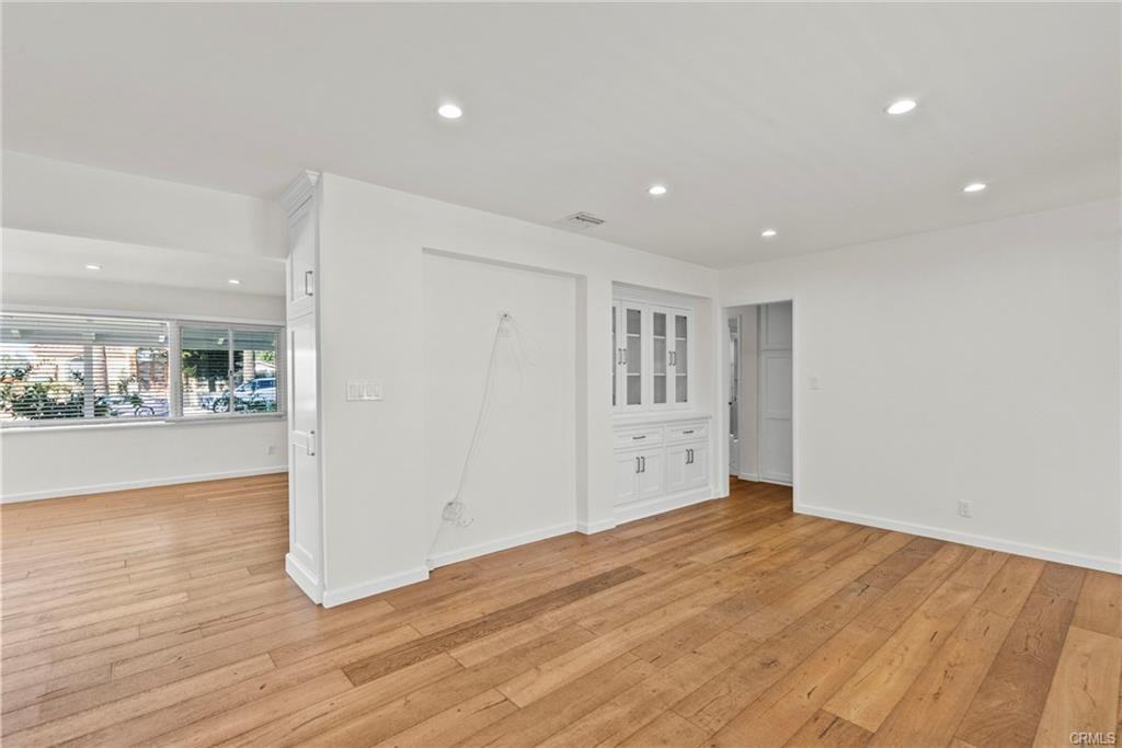 1056 E Orange Grove Ave - Photo 3 of 8