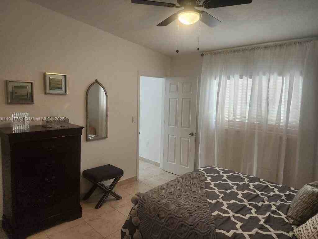 3221 Sw 93rd Pl - Photo 4 of 39