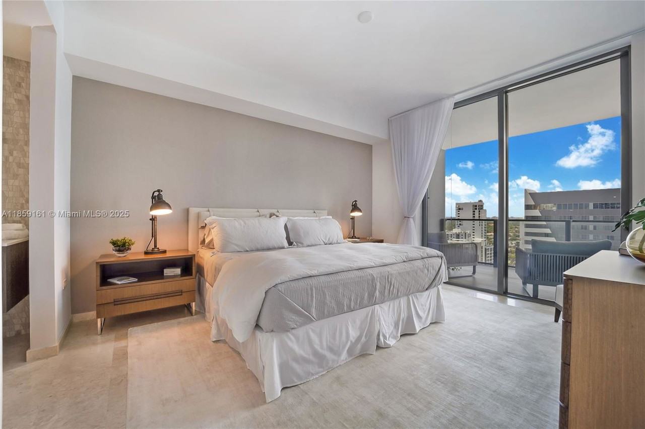 88 Sw 7th St #1810 - Photo 6 of 8