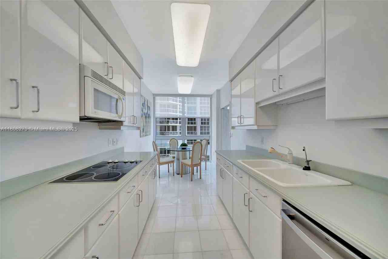 6001 N Ocean Dr #1001 - Photo 3 of 8