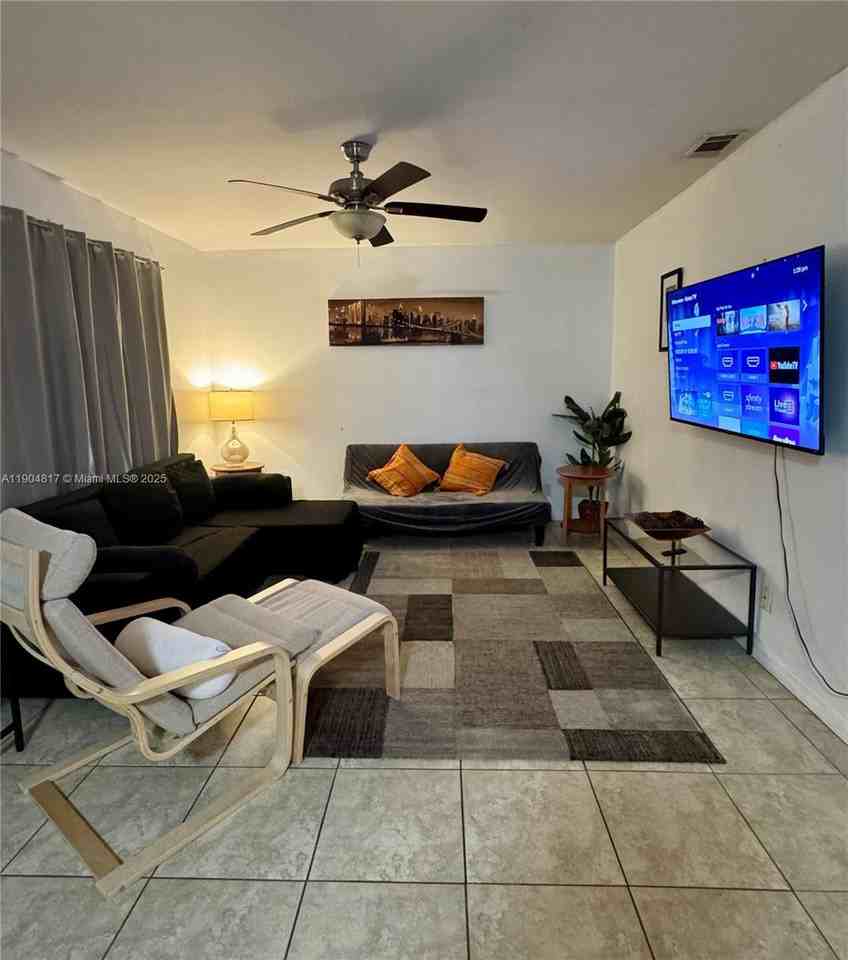 2242 Jackson St #2-1 - Photo 4 of 8