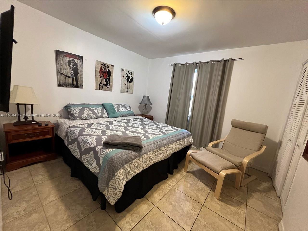 2242 Jackson St #2-1 - Photo 6 of 8