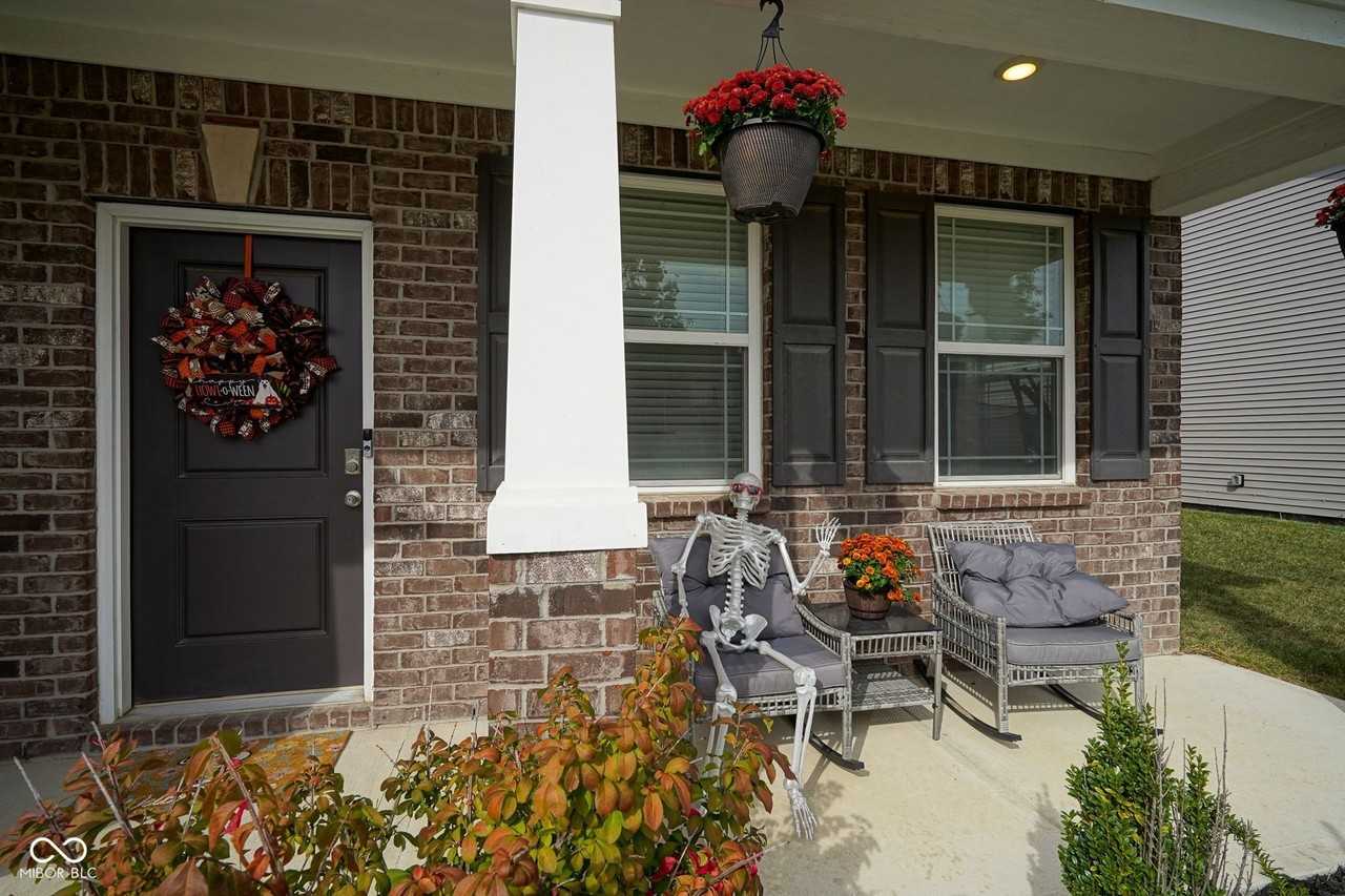 6810 Birmingham Avenue - Photo 4 of 44