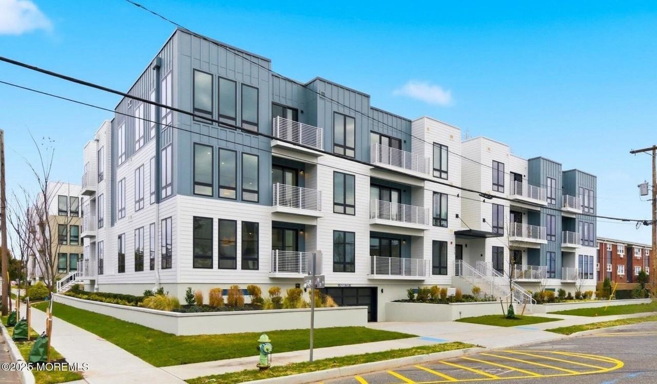 215 Second Avenue #103