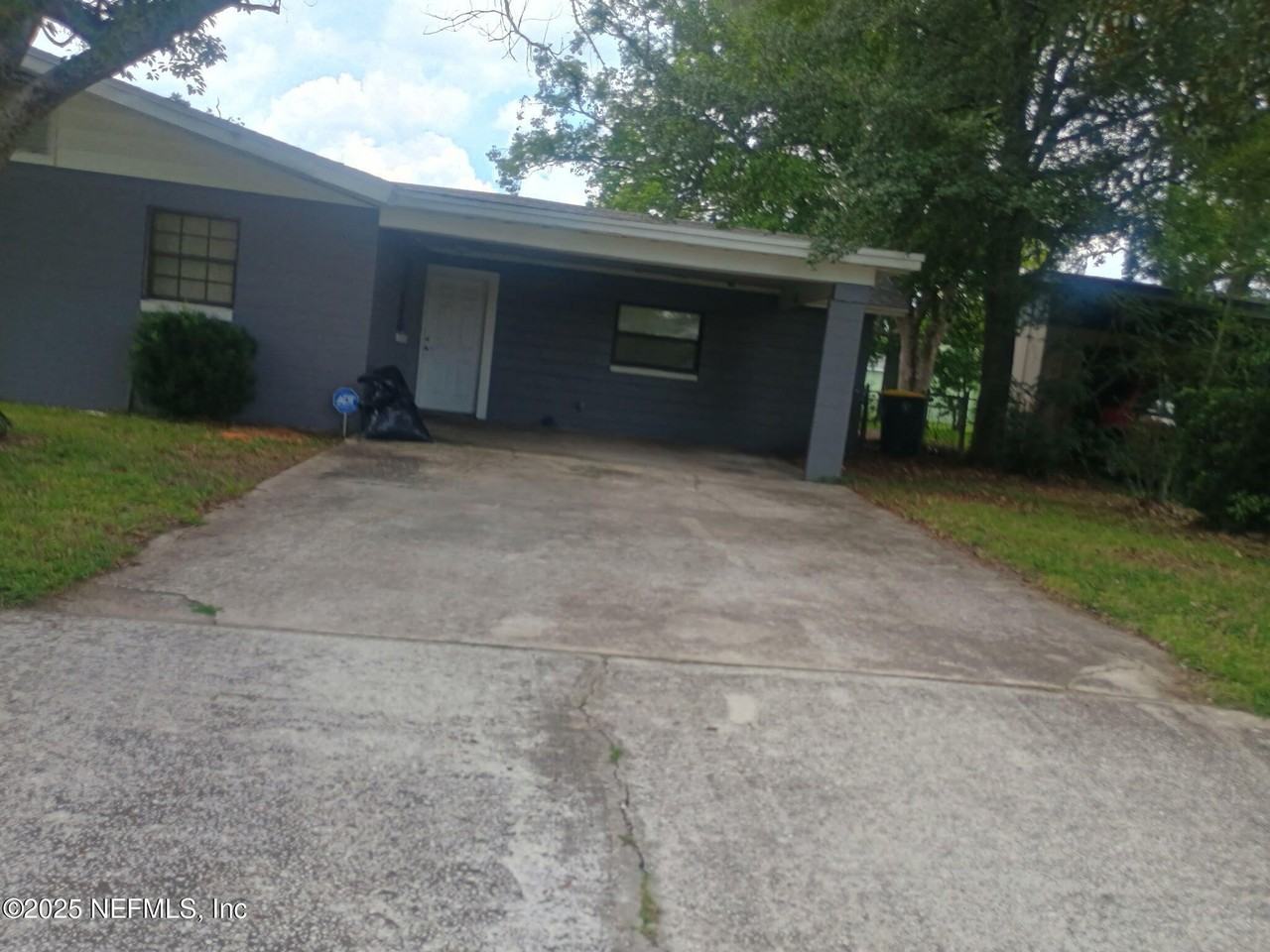 4305 Bessie Cir W - Photo 5 of 7