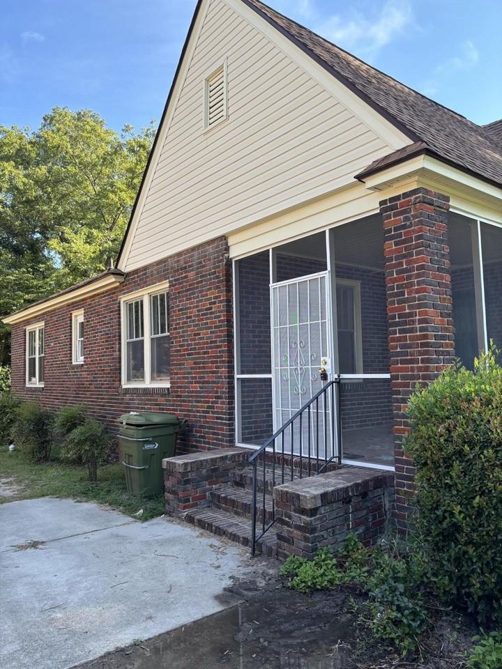 41 W Charlotte Ave - Photo 2 of 50