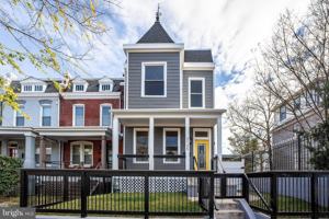 featured image of 2105 4th St Ne