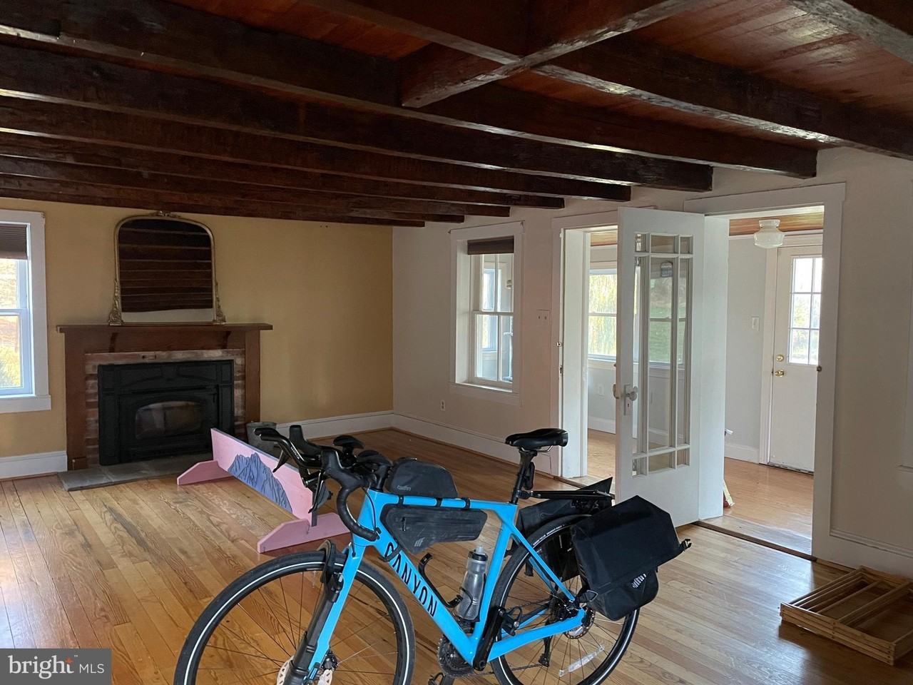 6270 Davis Rd - Photo 7 of 10