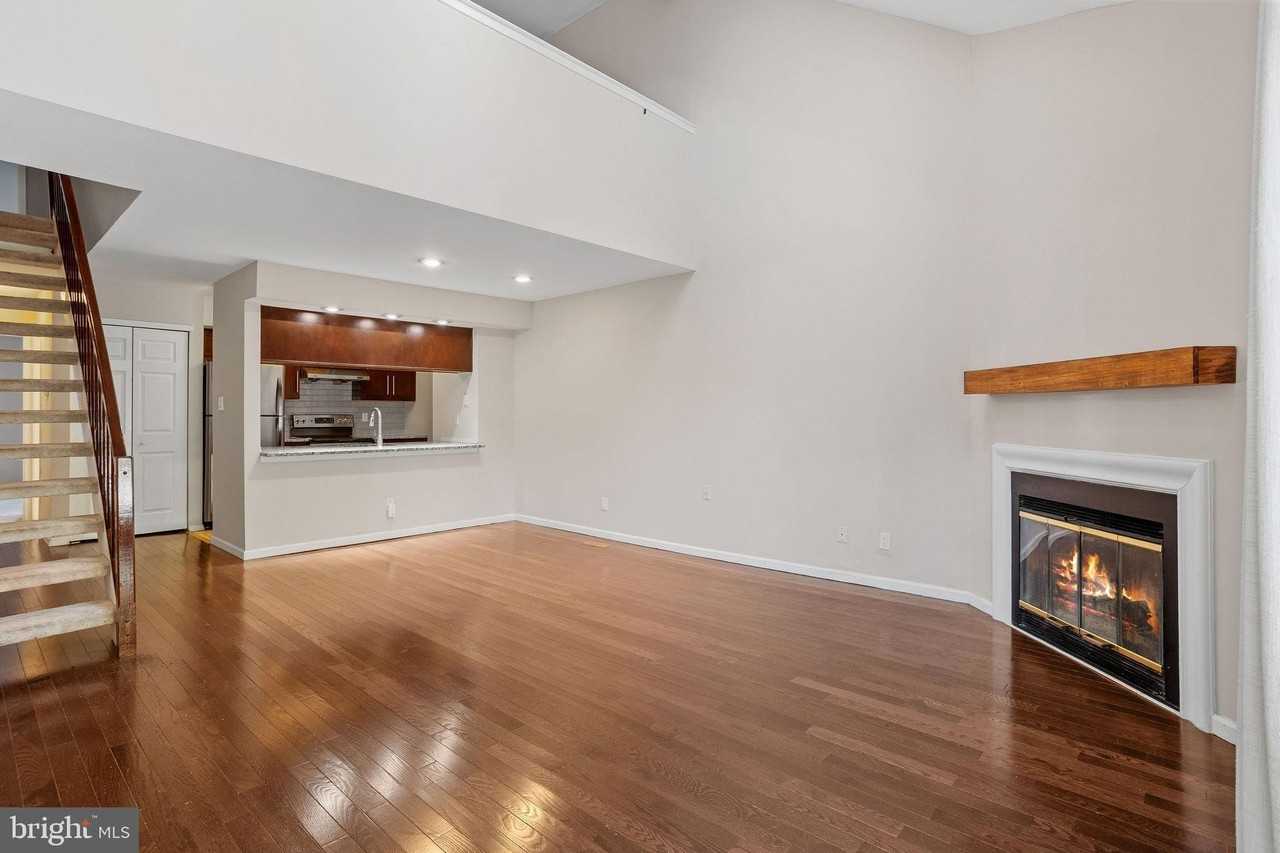 319 Park Place Dr - Photo 3 of 20