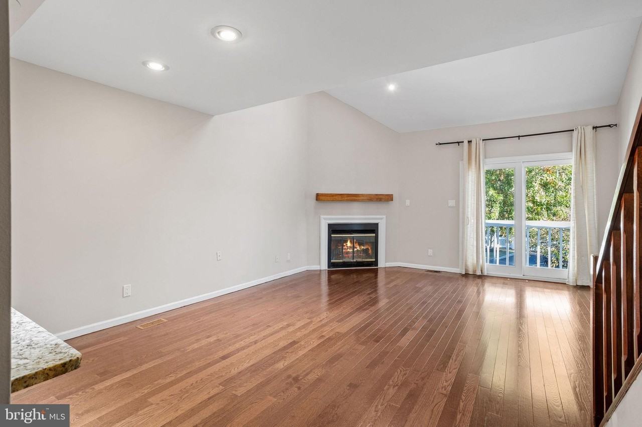 319 Park Place Dr - Photo 4 of 20