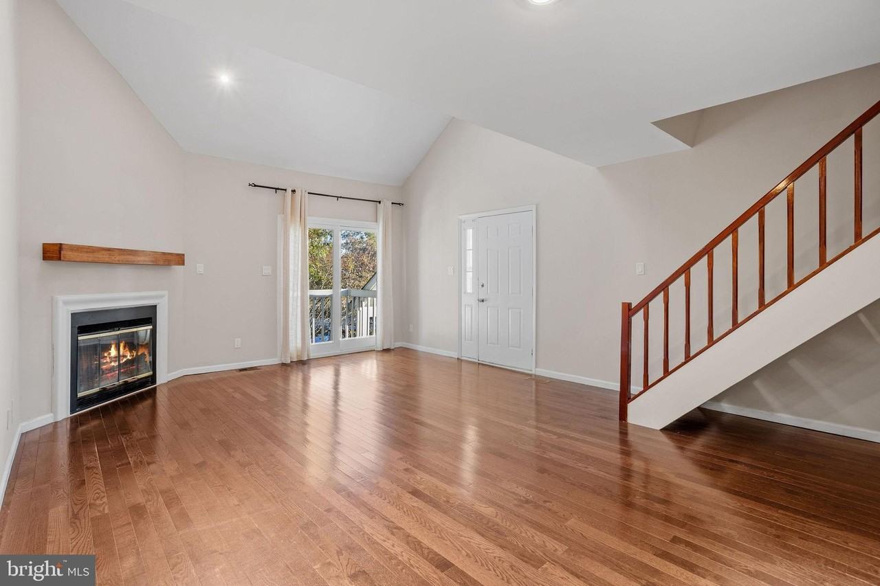 319 Park Place Dr - Photo 5 of 20