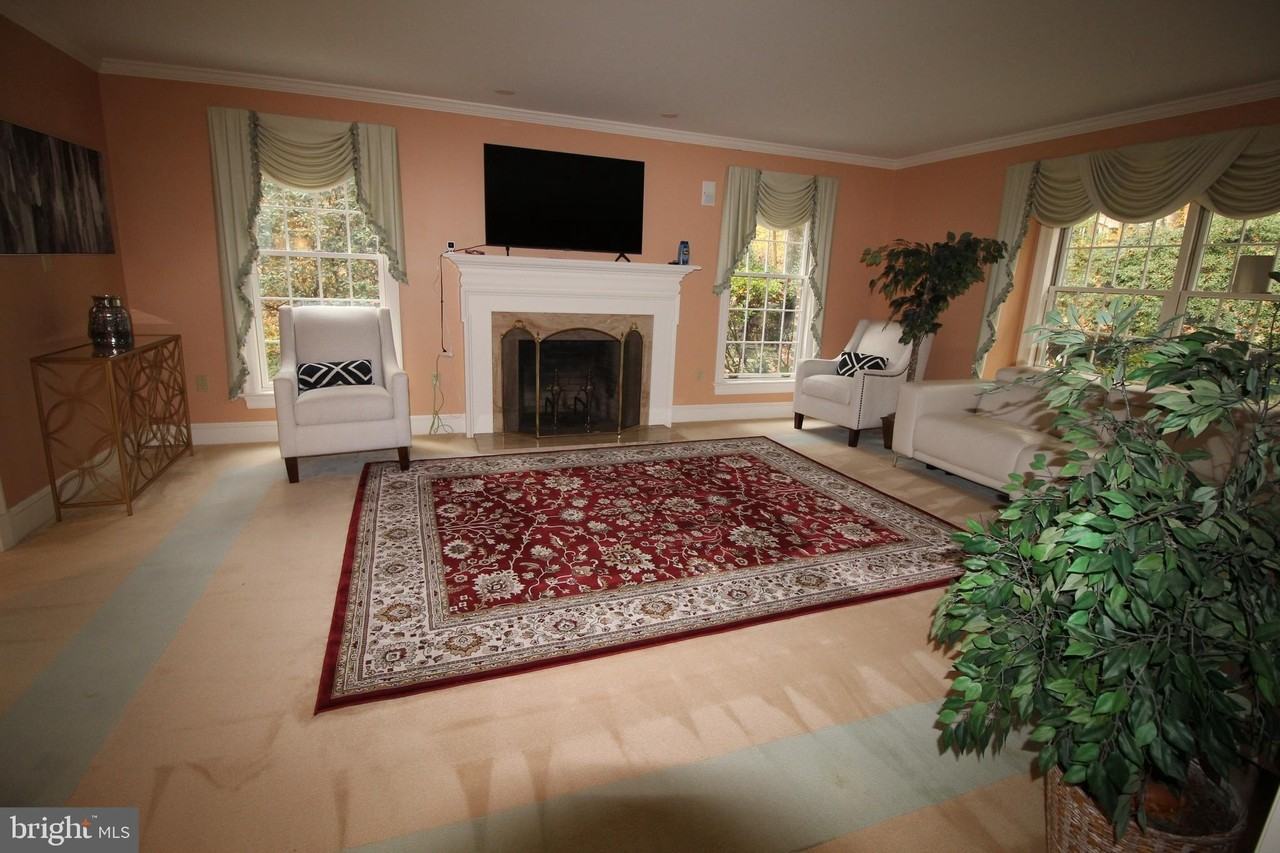 51 Candlewyck Drive - Photo 4 of 33