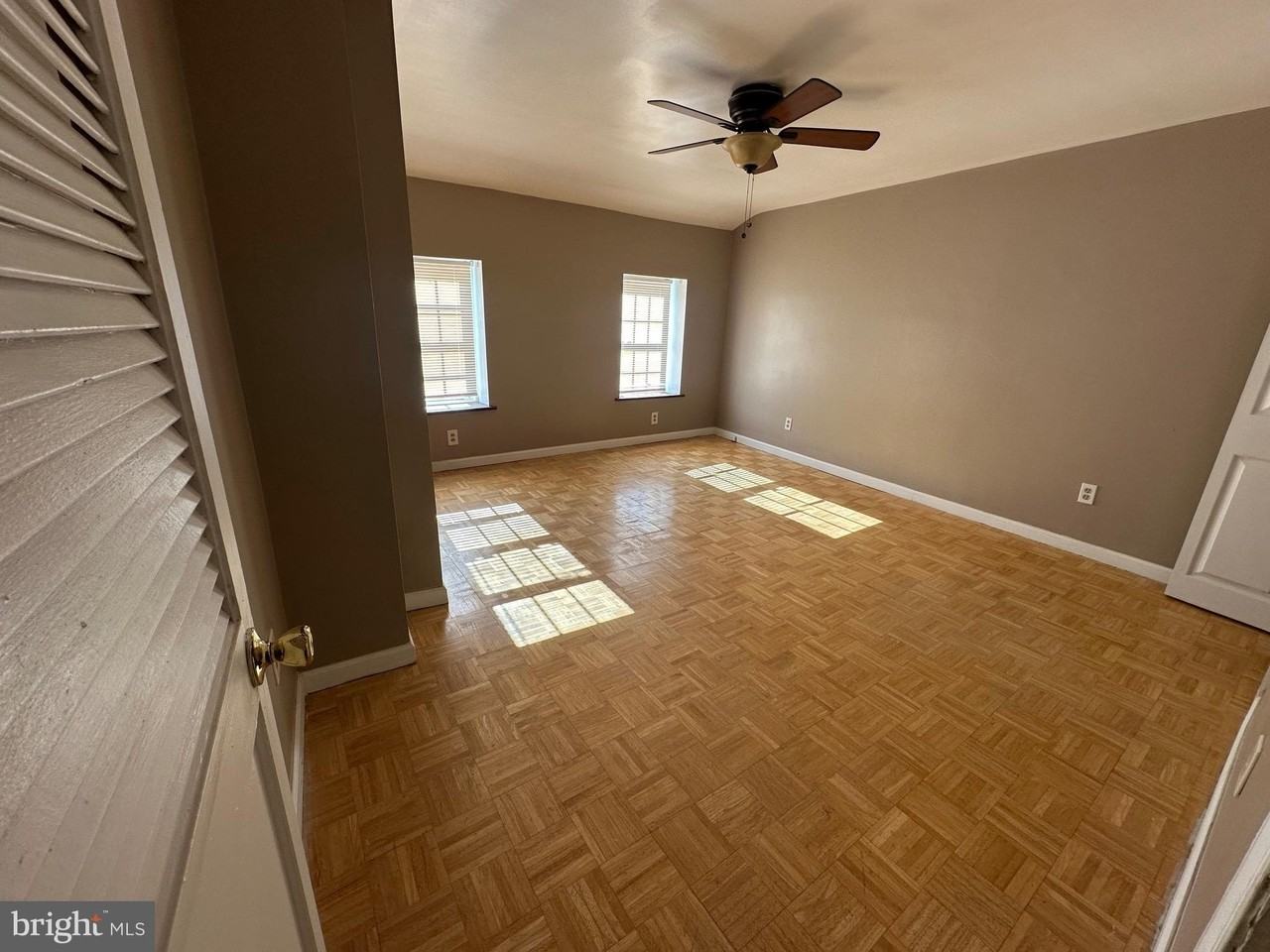 451 E Wildey St - Photo 2 of 19