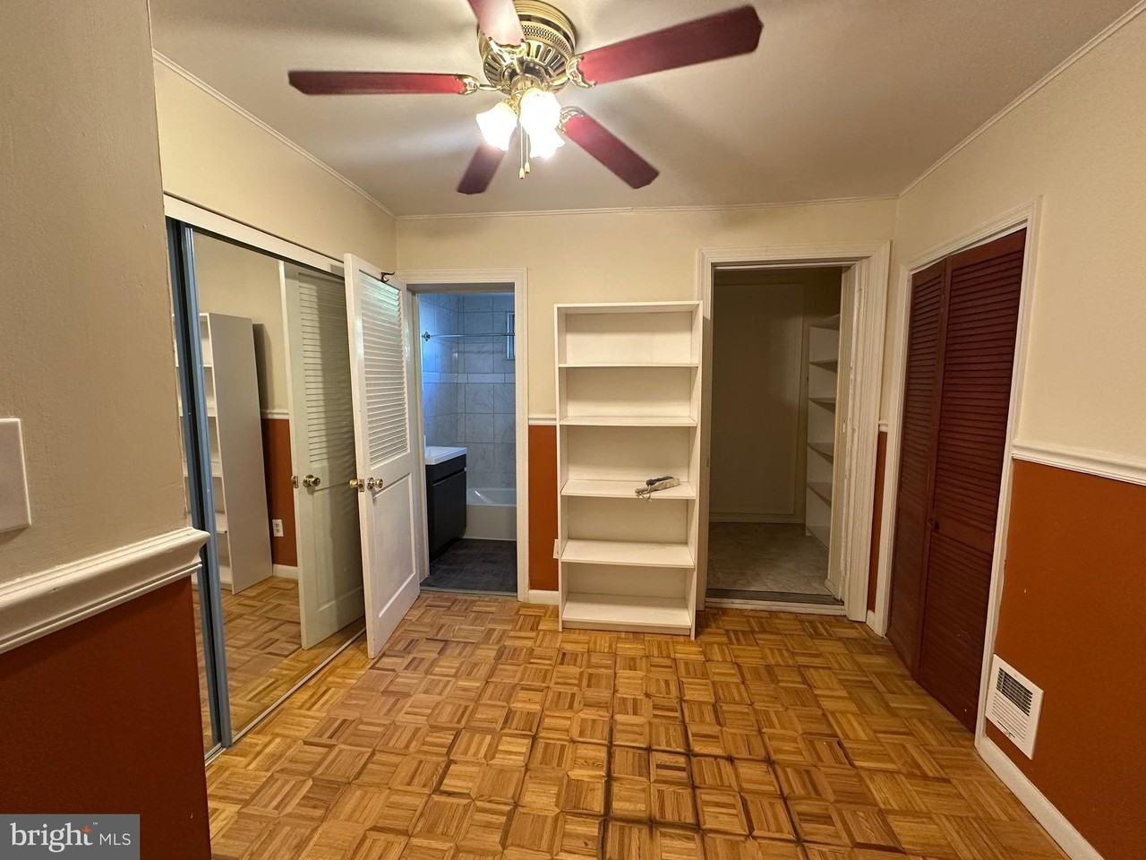 451 E Wildey St - Photo 7 of 19