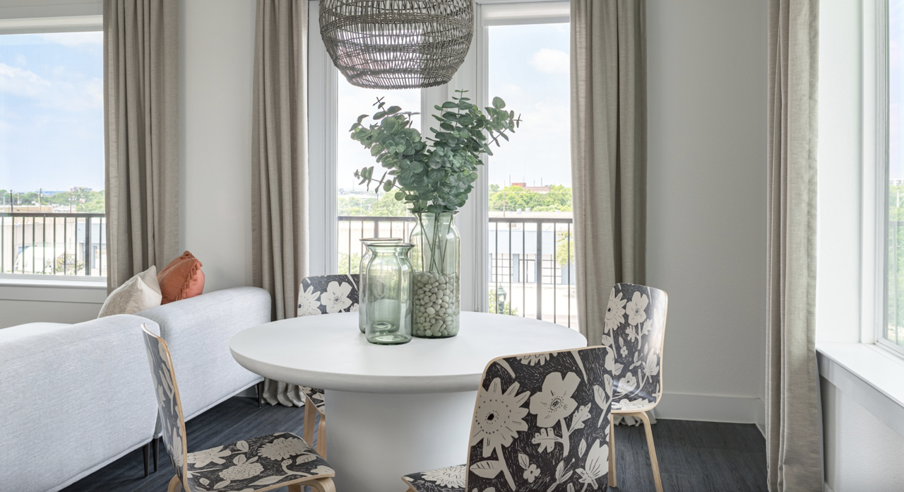 5775 Airport Boulevard - Photo 2 of 16