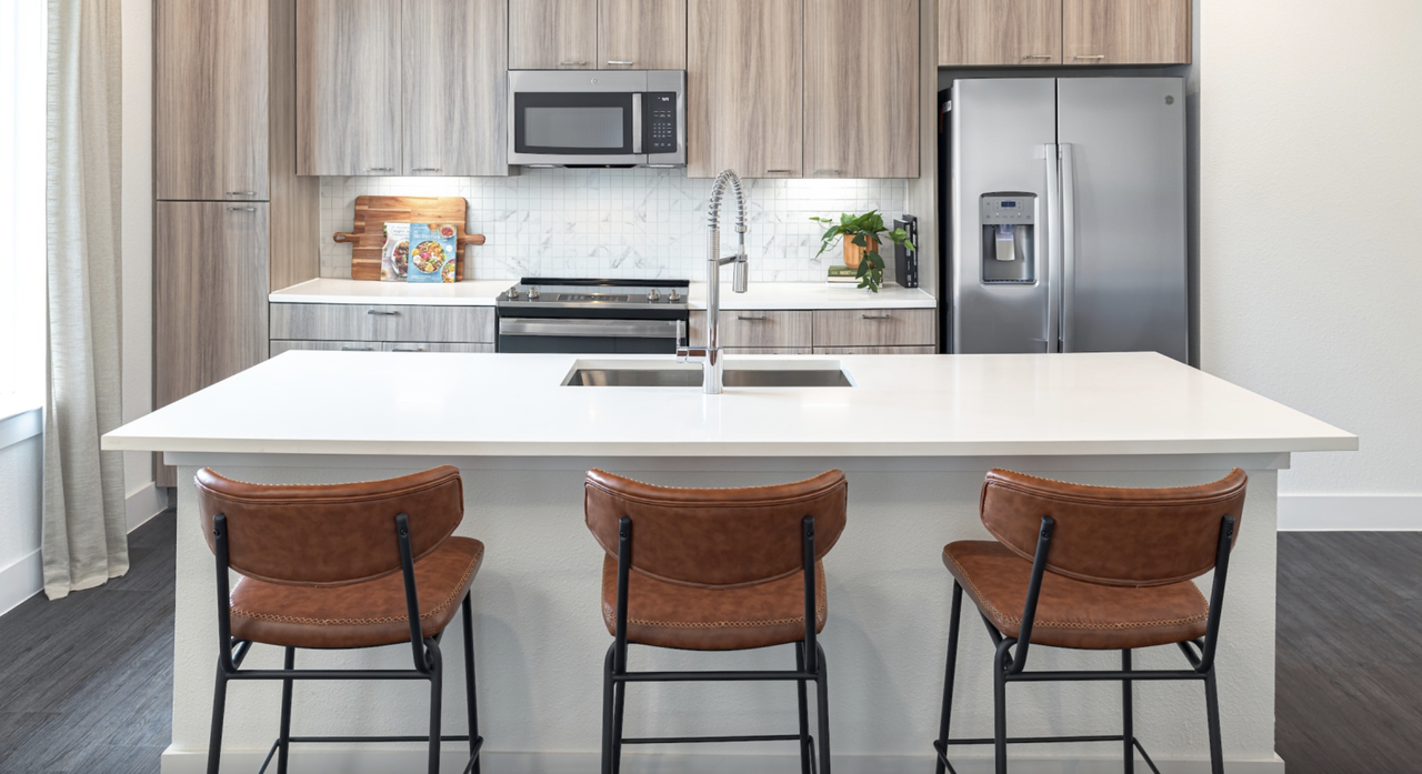 5775 Airport Boulevard - Photo 3 of 16