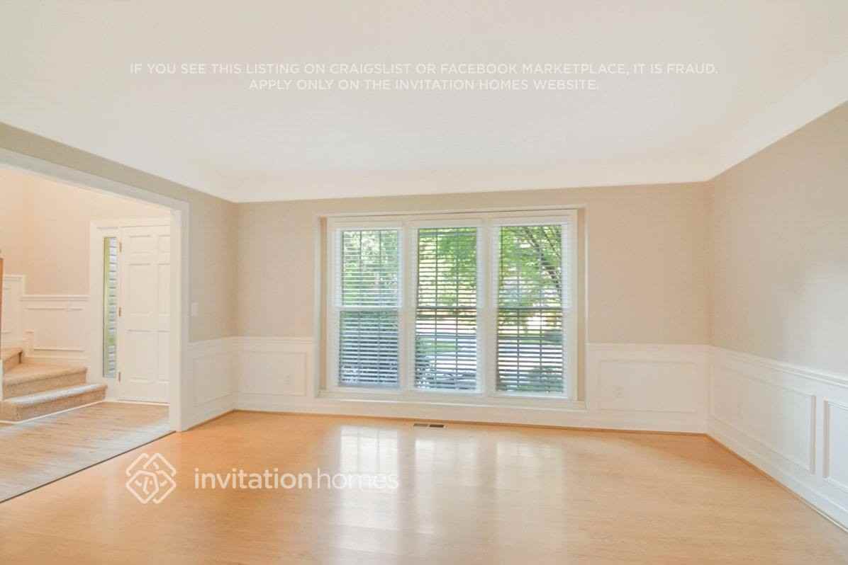 305 Durington Place - Photo 2 of 26