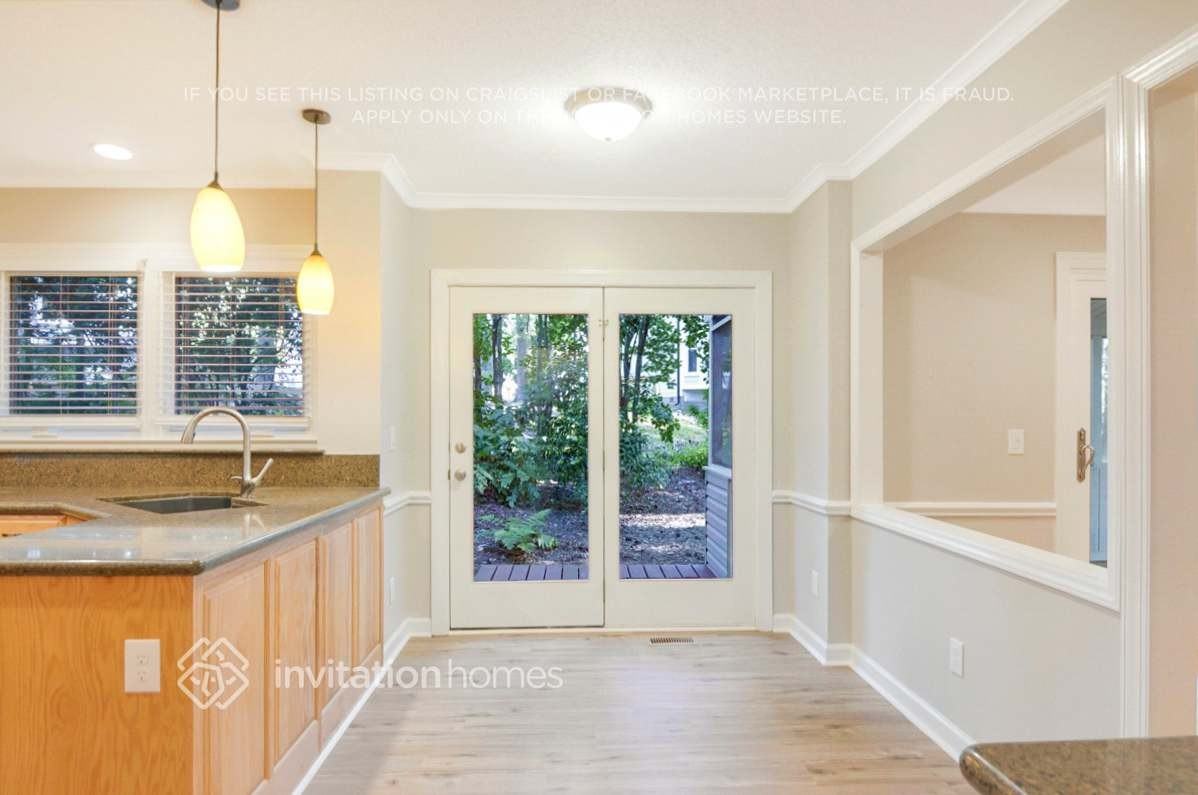 305 Durington Place - Photo 7 of 26