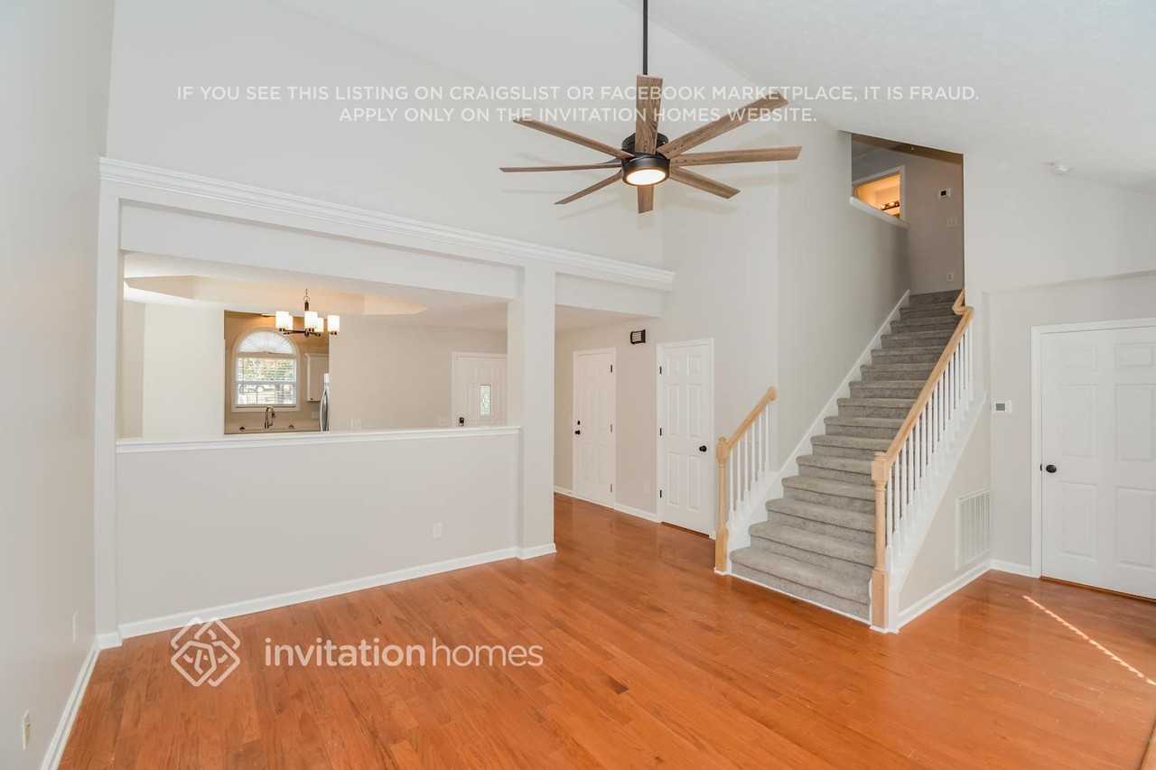 949 Chesire Way - Photo 5 of 18