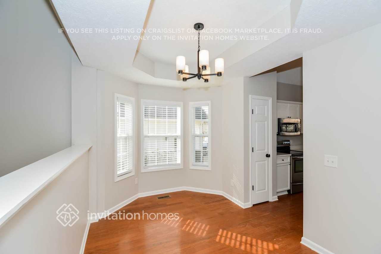 949 Chesire Way - Photo 6 of 18