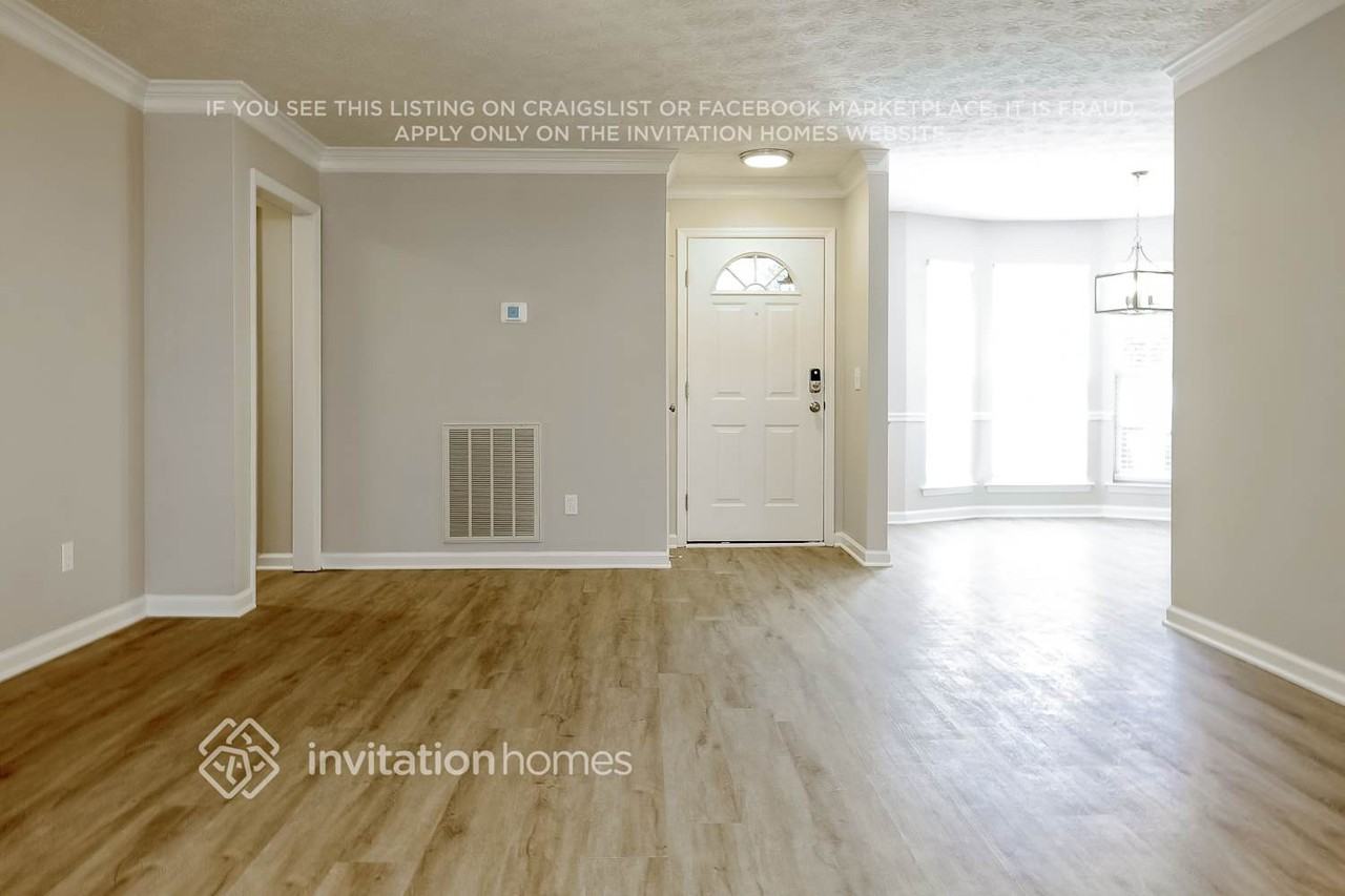 135 Candlewood Drive - Photo 5 of 16