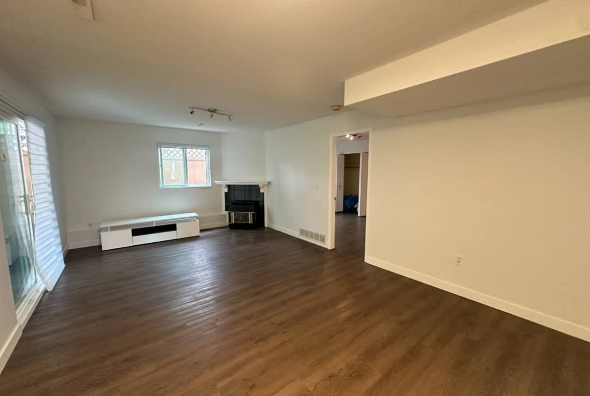 2327 Stafford Avenue - Photo 4 of 6