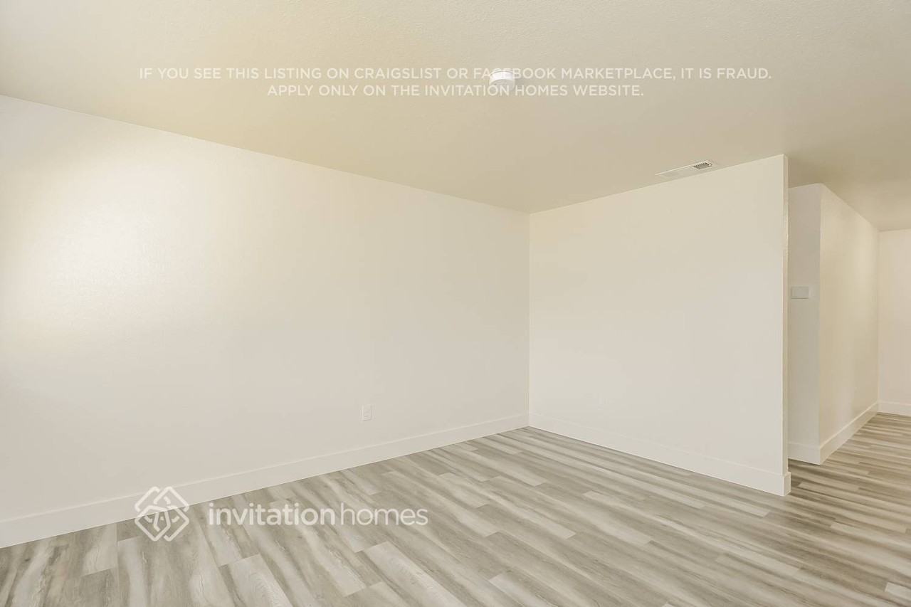 3014 La Rue Way - Photo 3 of 21