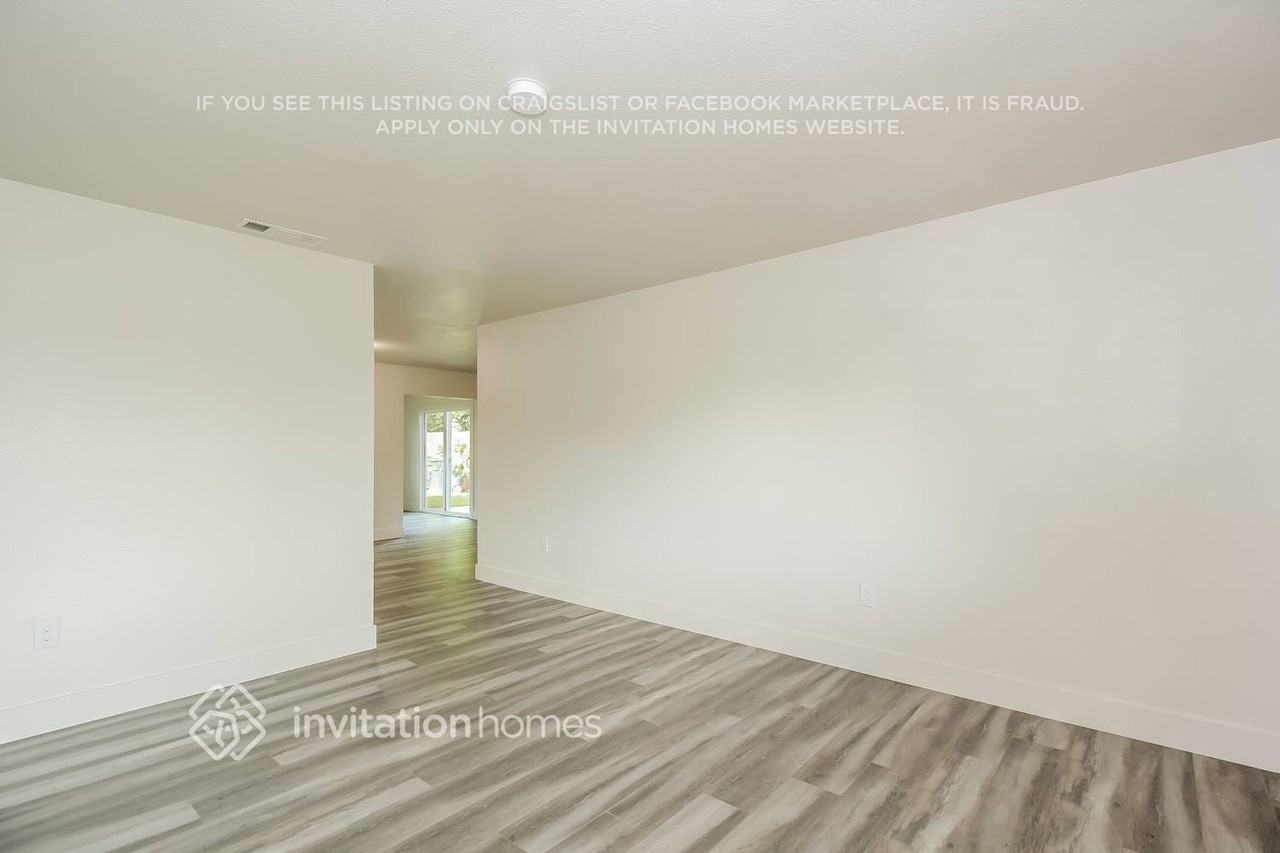 3014 La Rue Way - Photo 4 of 21