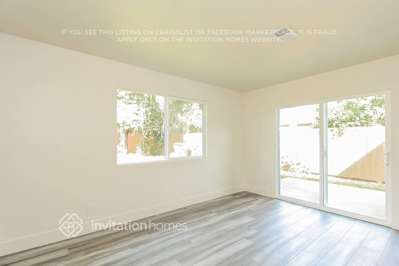 3014 La Rue Way - Photo 7 of 21