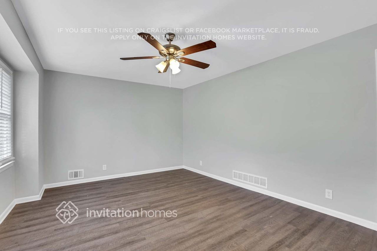 919 Magna Carta Drive Northwest - Photo 4 of 27