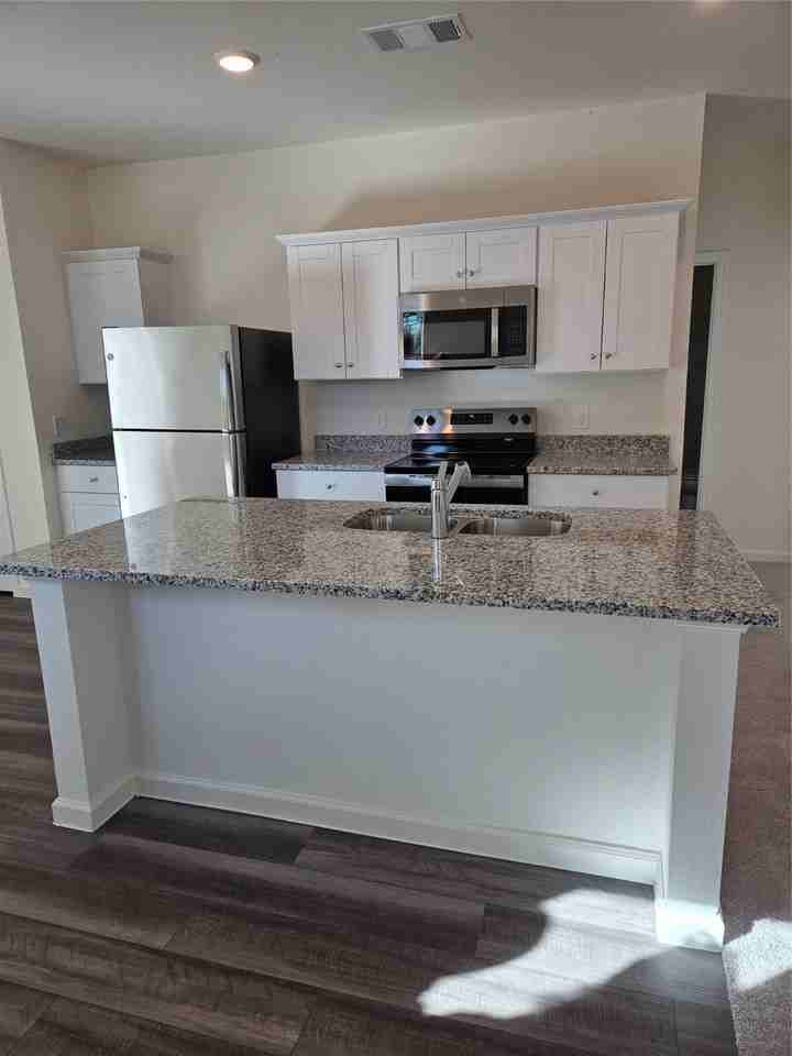 632 Craven Street - Photo 5 of 15