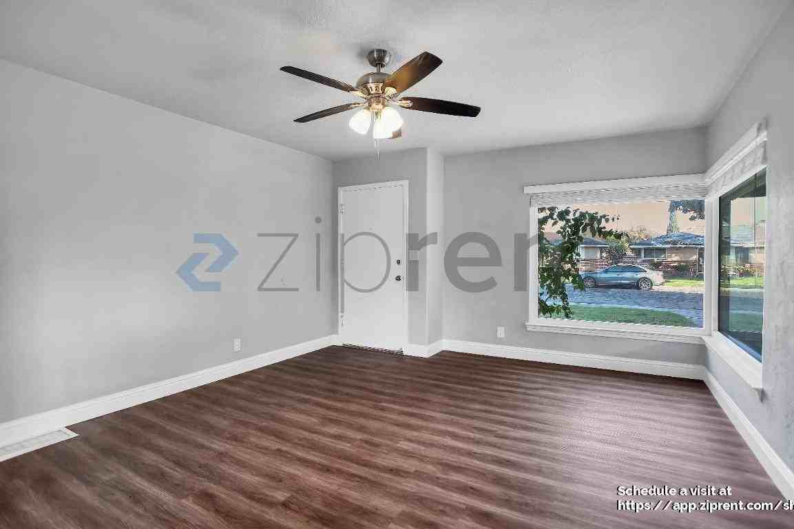 1331 West Yale Avenue - Photo 6 of 31