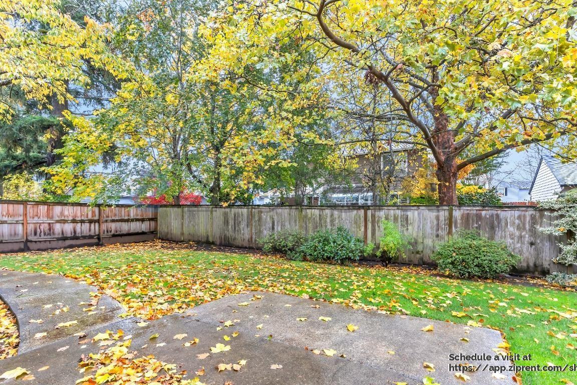2202 Southeast 187th Avenue - Photo 3 of 24