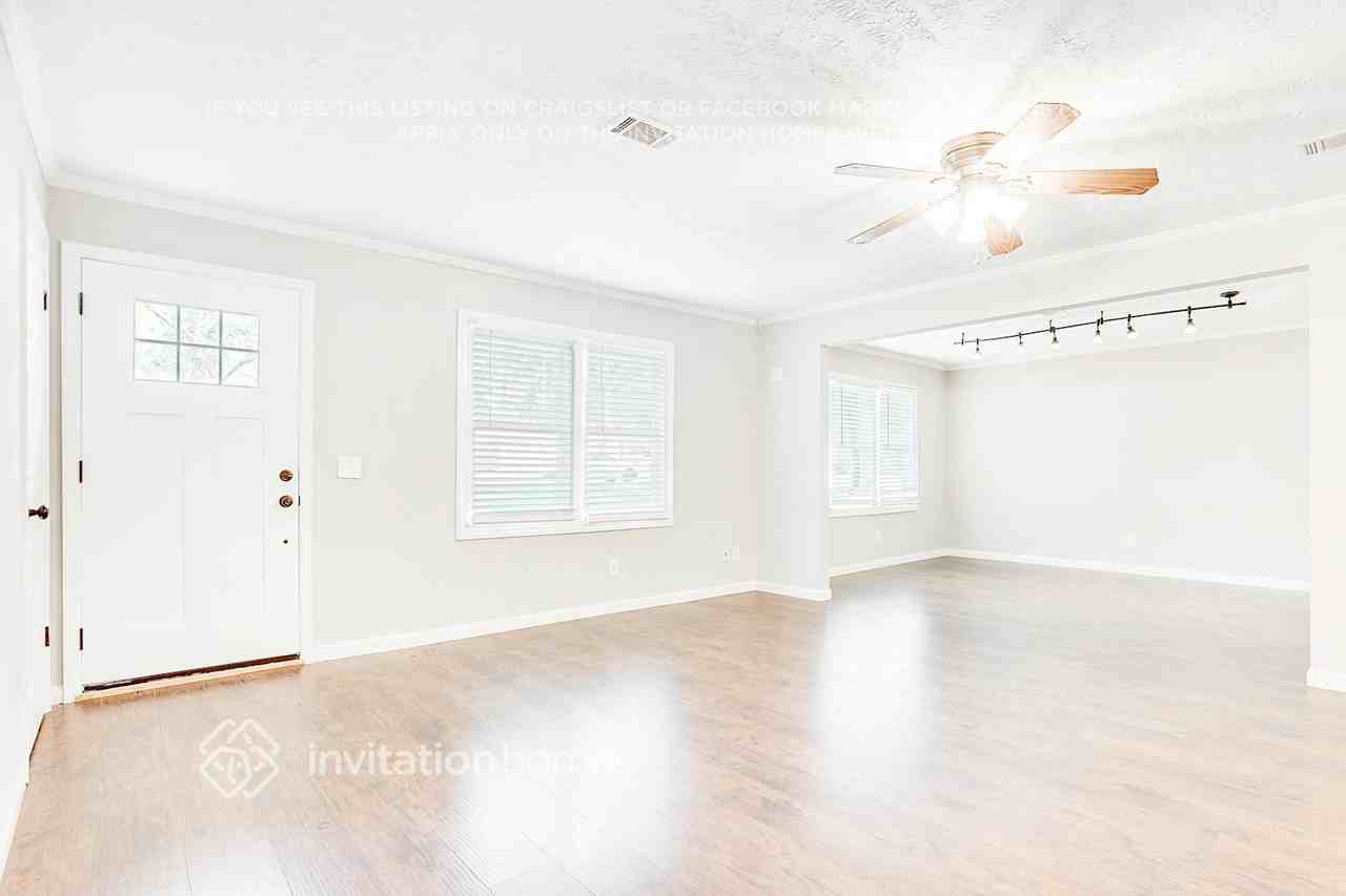 3772 Villa Ct - Photo 2 of 20