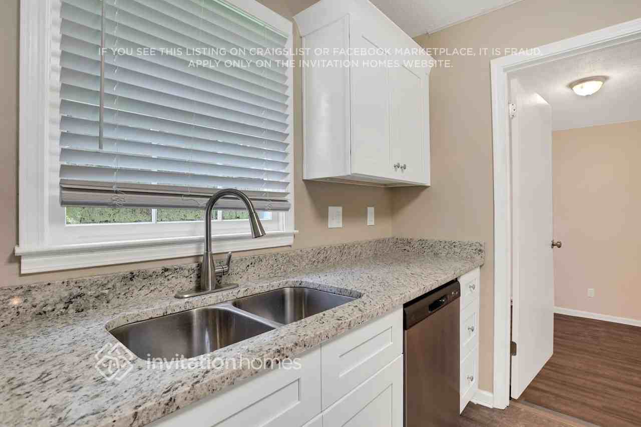 215 Winston Drive - Photo 7 of 19