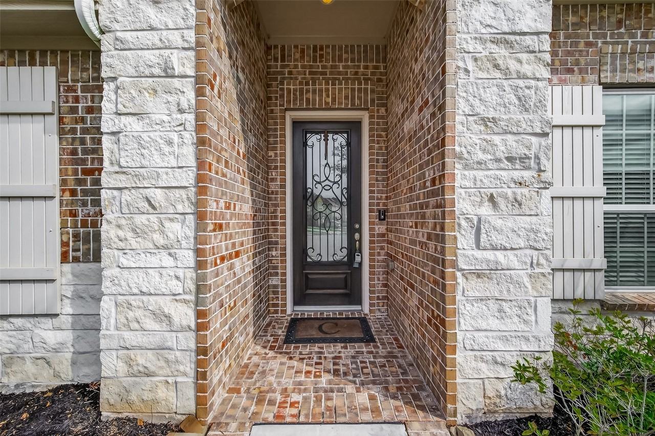 4403 Tumbling Leaf Ct - Photo 3 of 47