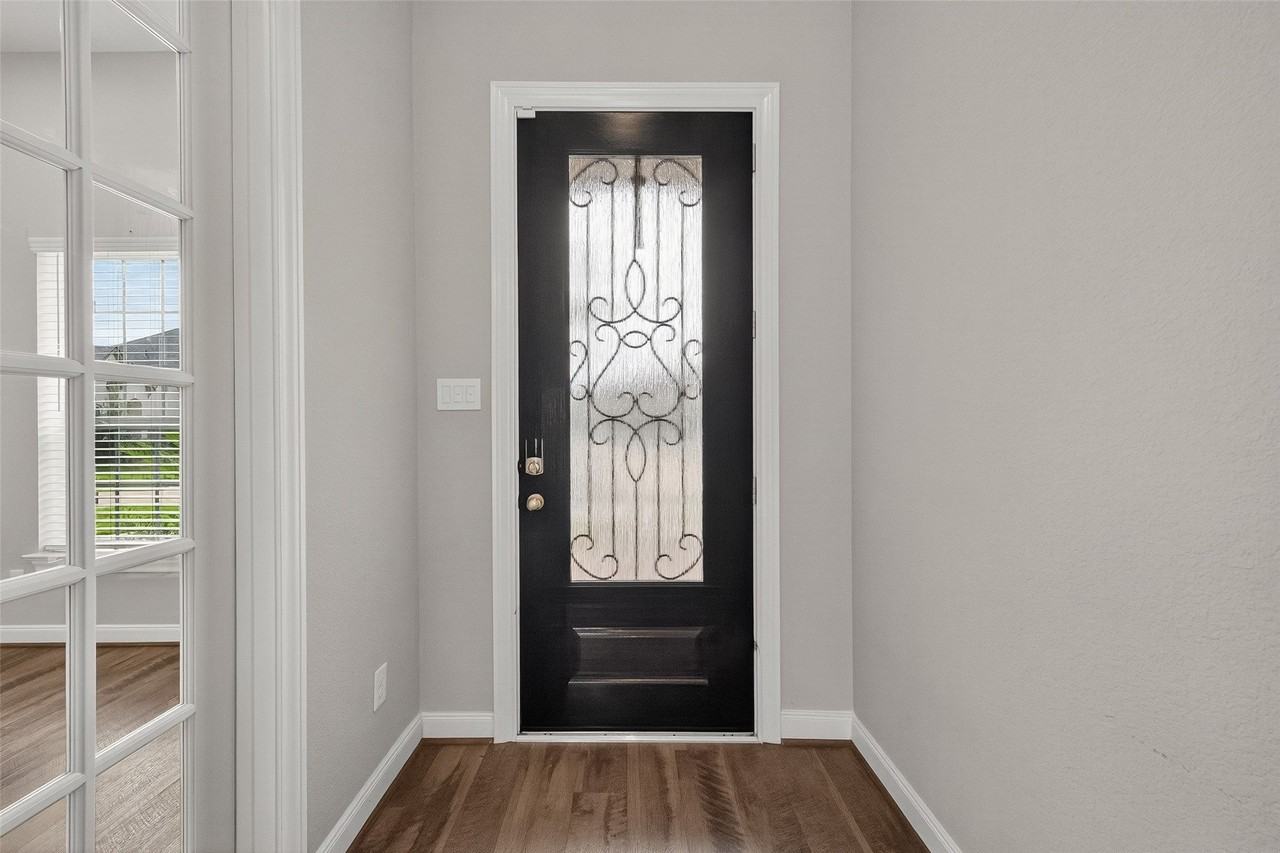 4403 Tumbling Leaf Ct - Photo 4 of 47