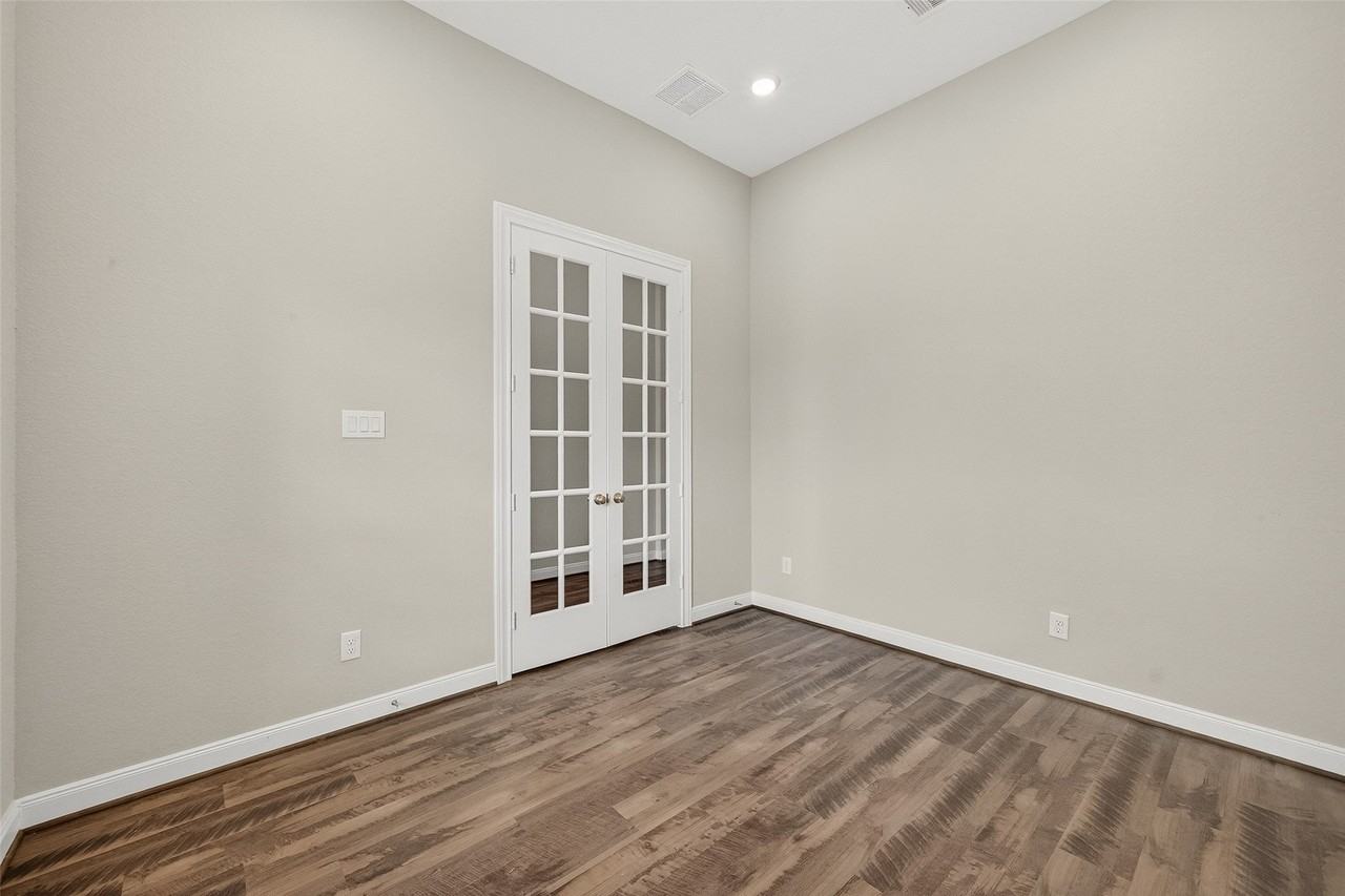 4403 Tumbling Leaf Ct - Photo 6 of 47