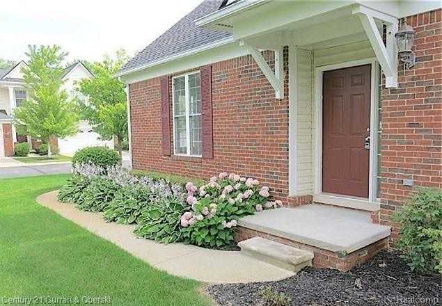 29275 Weston Dr - Photo 2 of 19