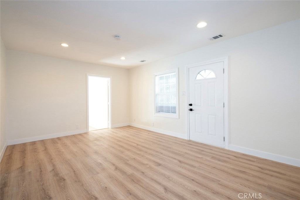 7912 Vineland Ave - Photo 5 of 30