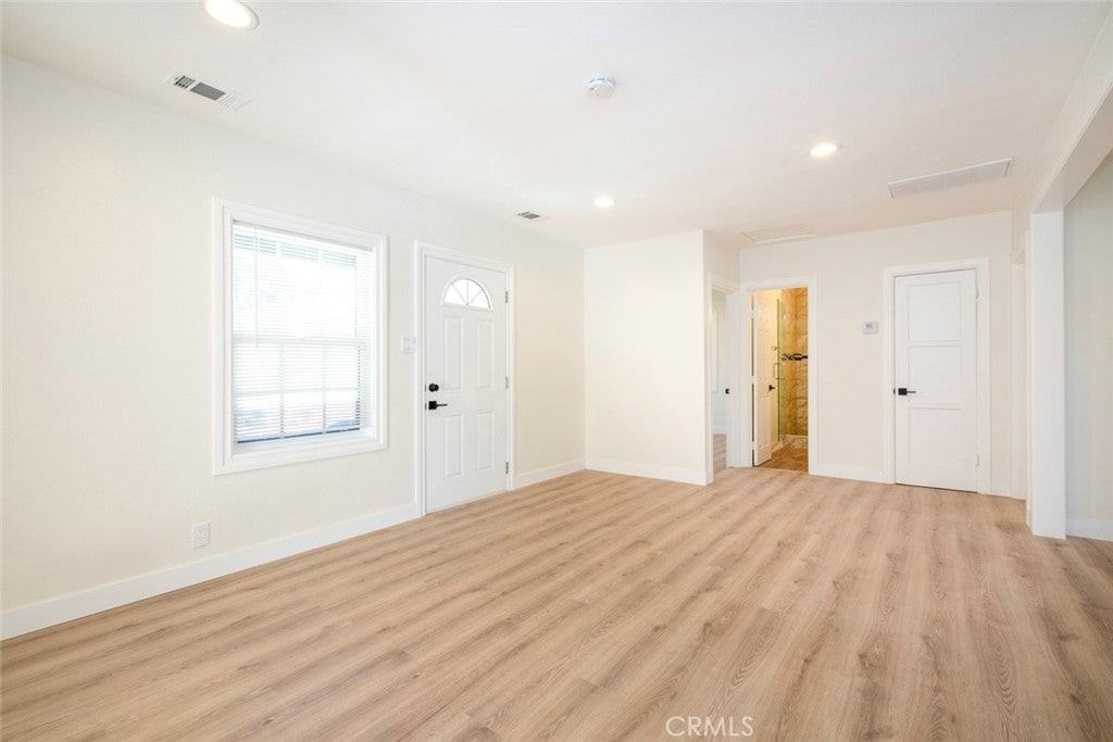 7912 Vineland Ave - Photo 6 of 30