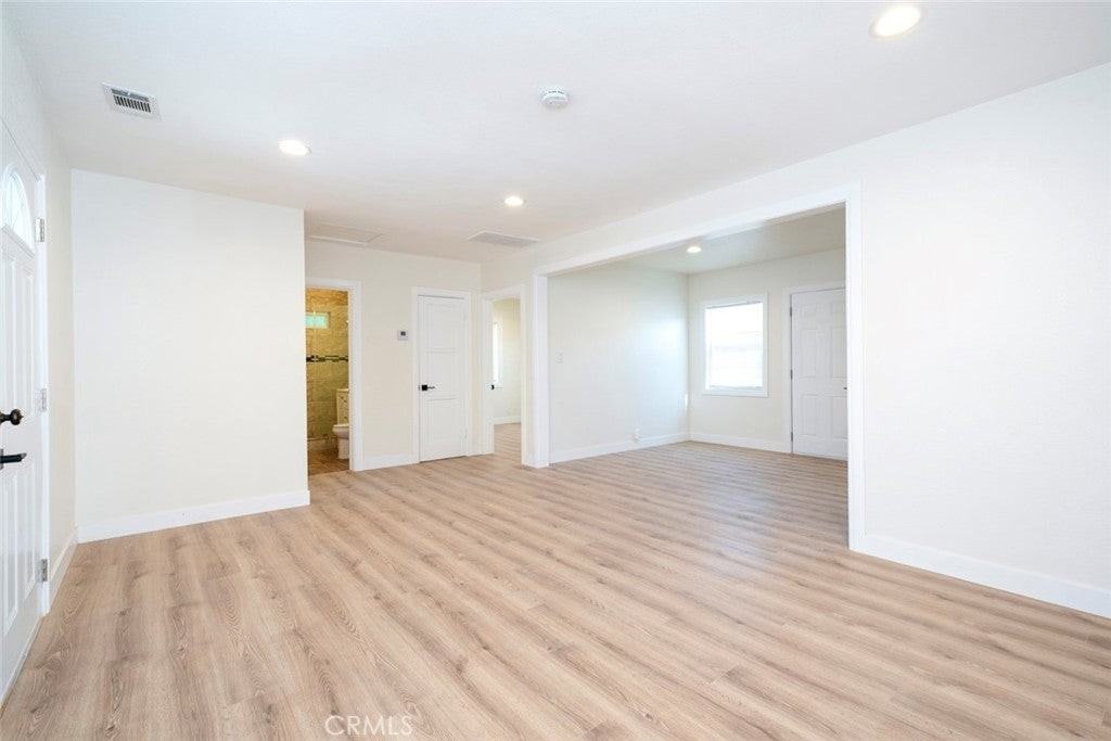 7912 Vineland Ave - Photo 7 of 30