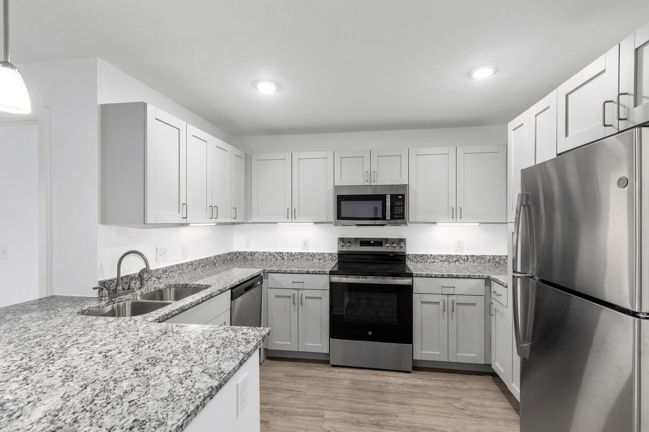 Lakeshore Flats - Photo 5 of 62