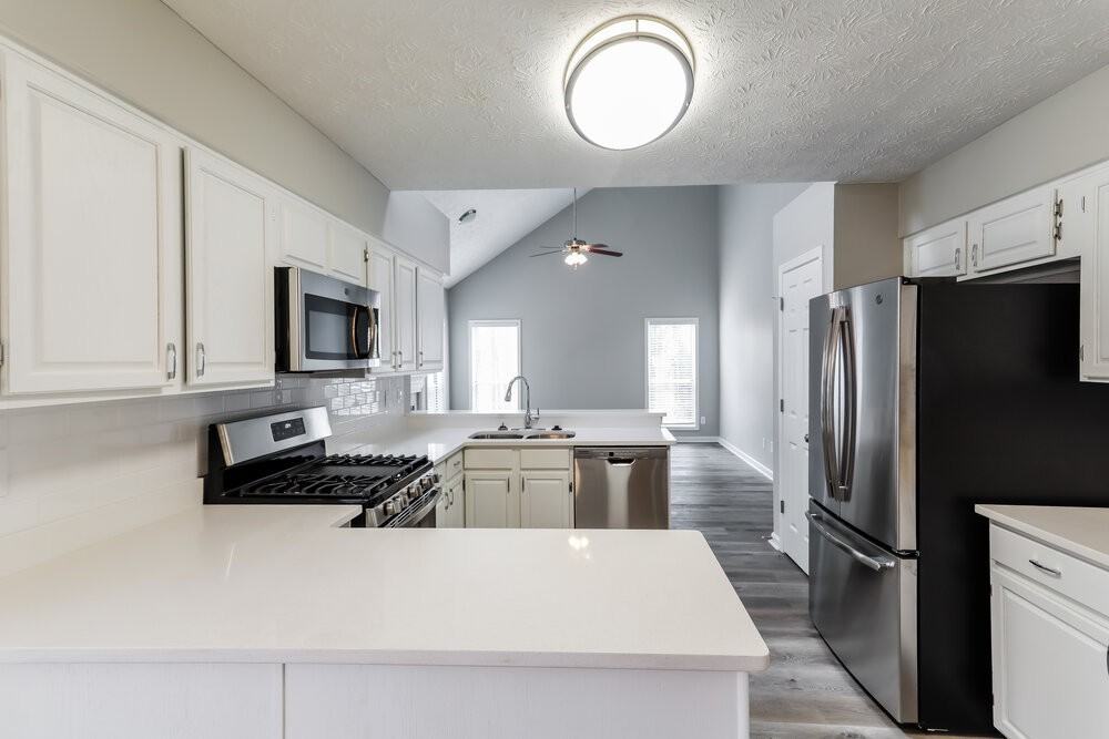 25 Karen Camile Dr - Photo 7 of 17